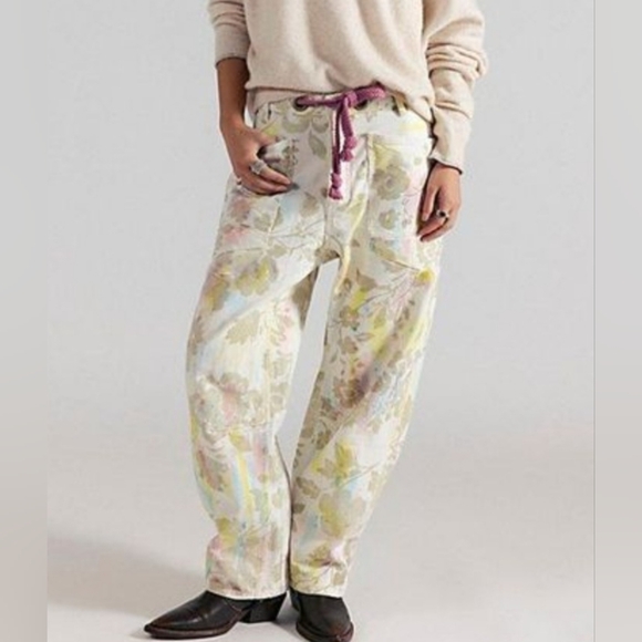 Sold - Picture 2 of 12